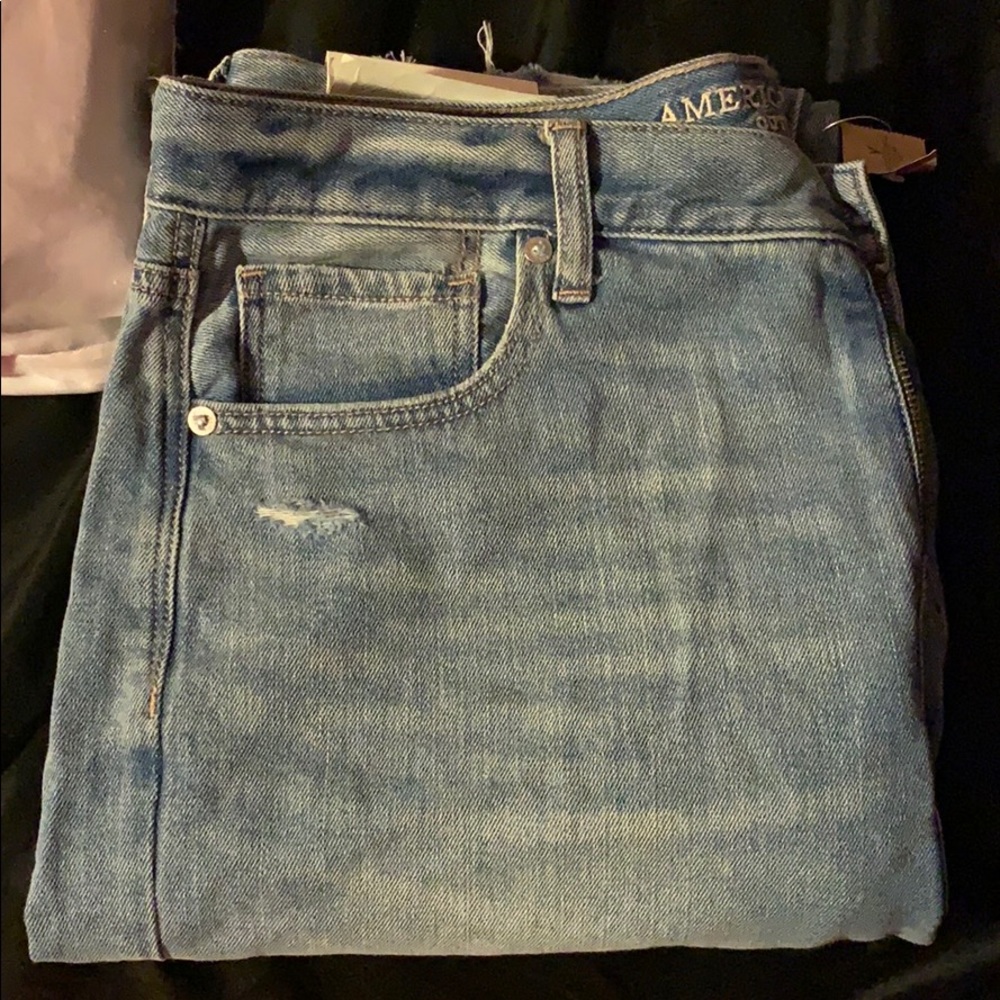 American Eagle Outfitter-Mom Jean
